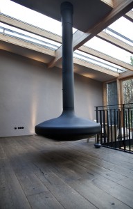 Toller Kamin im Saunaanbau