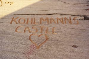 Kohlmann's Castle verewigt in der Pelican Bar