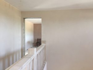 Treppenhaus mit Blick ins Schlafzimmer