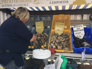 der Austernmarkt in Cancale