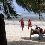 Strandleben mit Massais