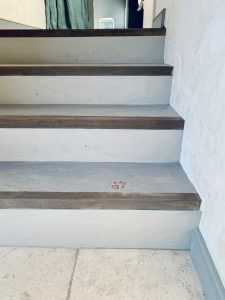 Holzkanten und Beton Ciré